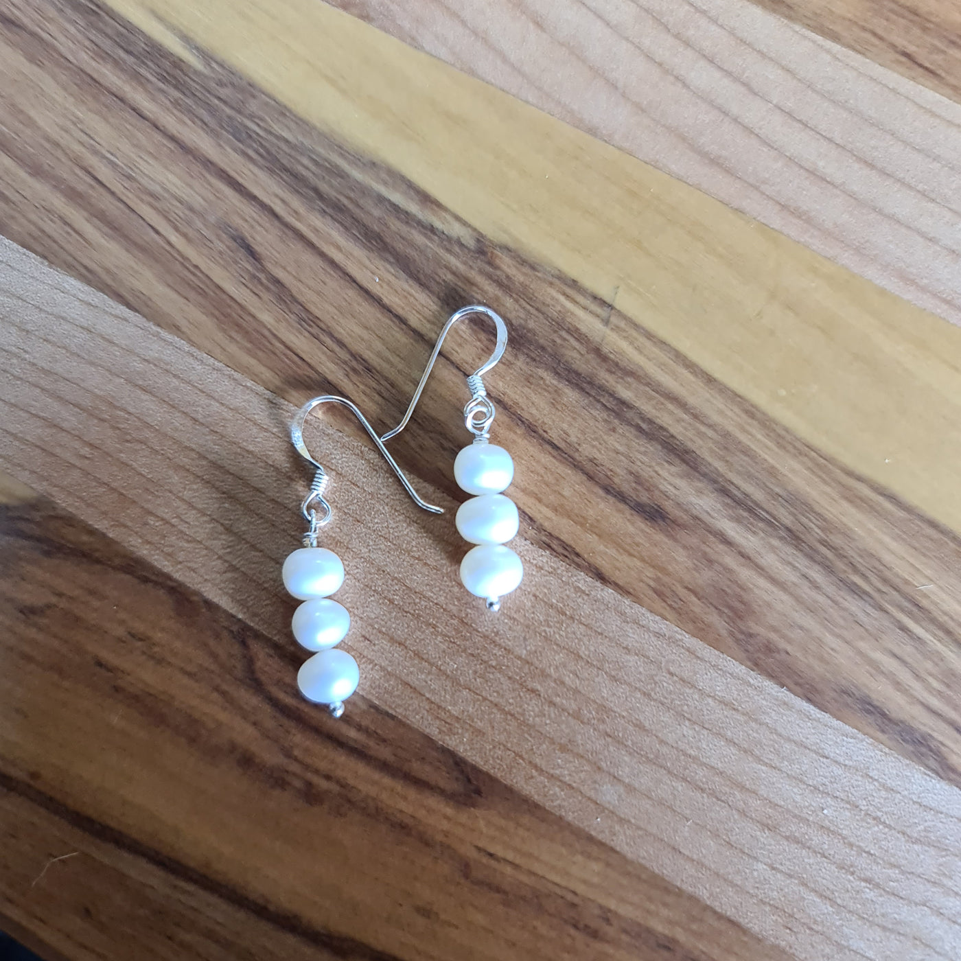 SOME Earring  Pearl hook 3 round stack