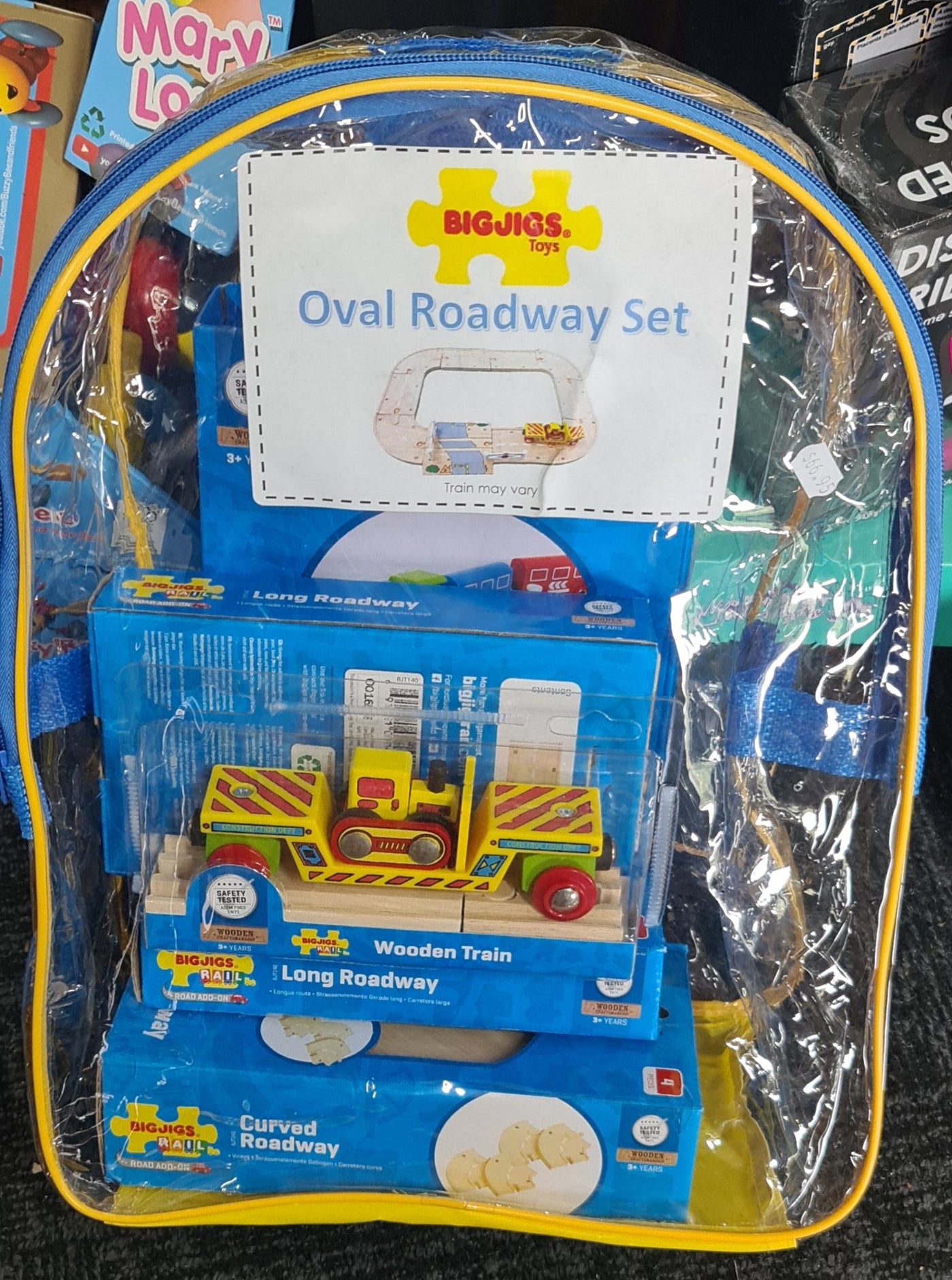 Oval ROADWAY Set in a Bag Yellow Train