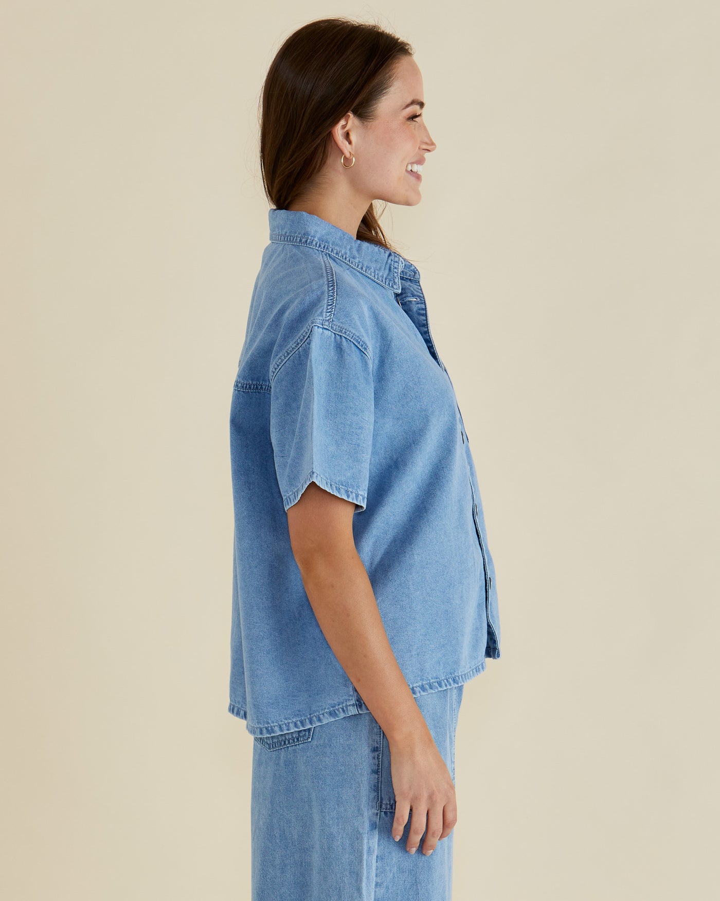 Betty Basics SAFFRA SHORT SLEEVE DENIM SHIRT MEDIUM BLUE WASH