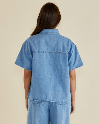 Betty Basics SAFFRA SHORT SLEEVE DENIM SHIRT MEDIUM BLUE WASH