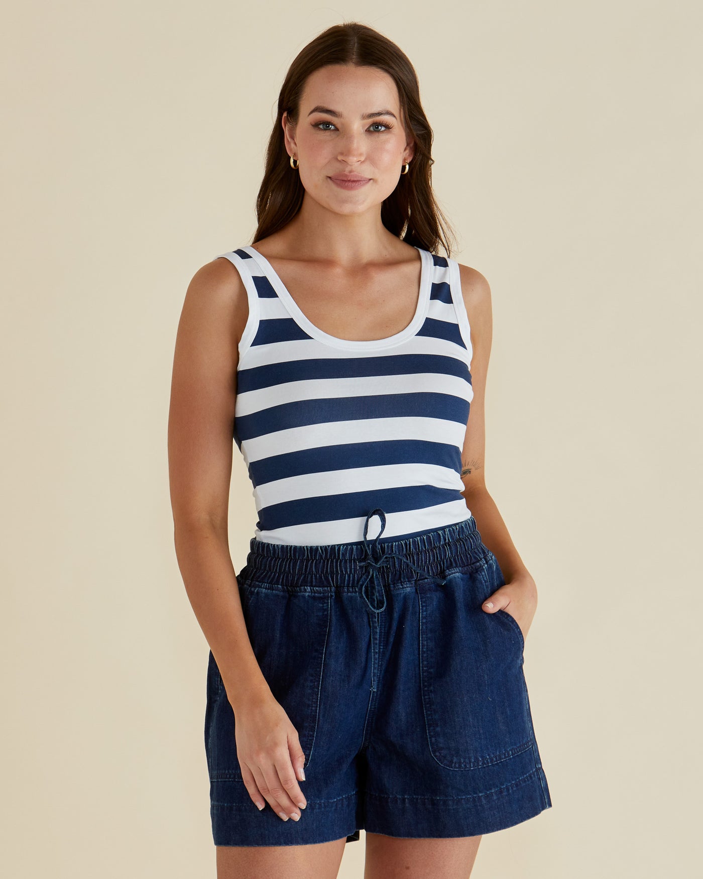 Betty Basics EMMA SCOOP TANK NAVY BOLD STRIPE