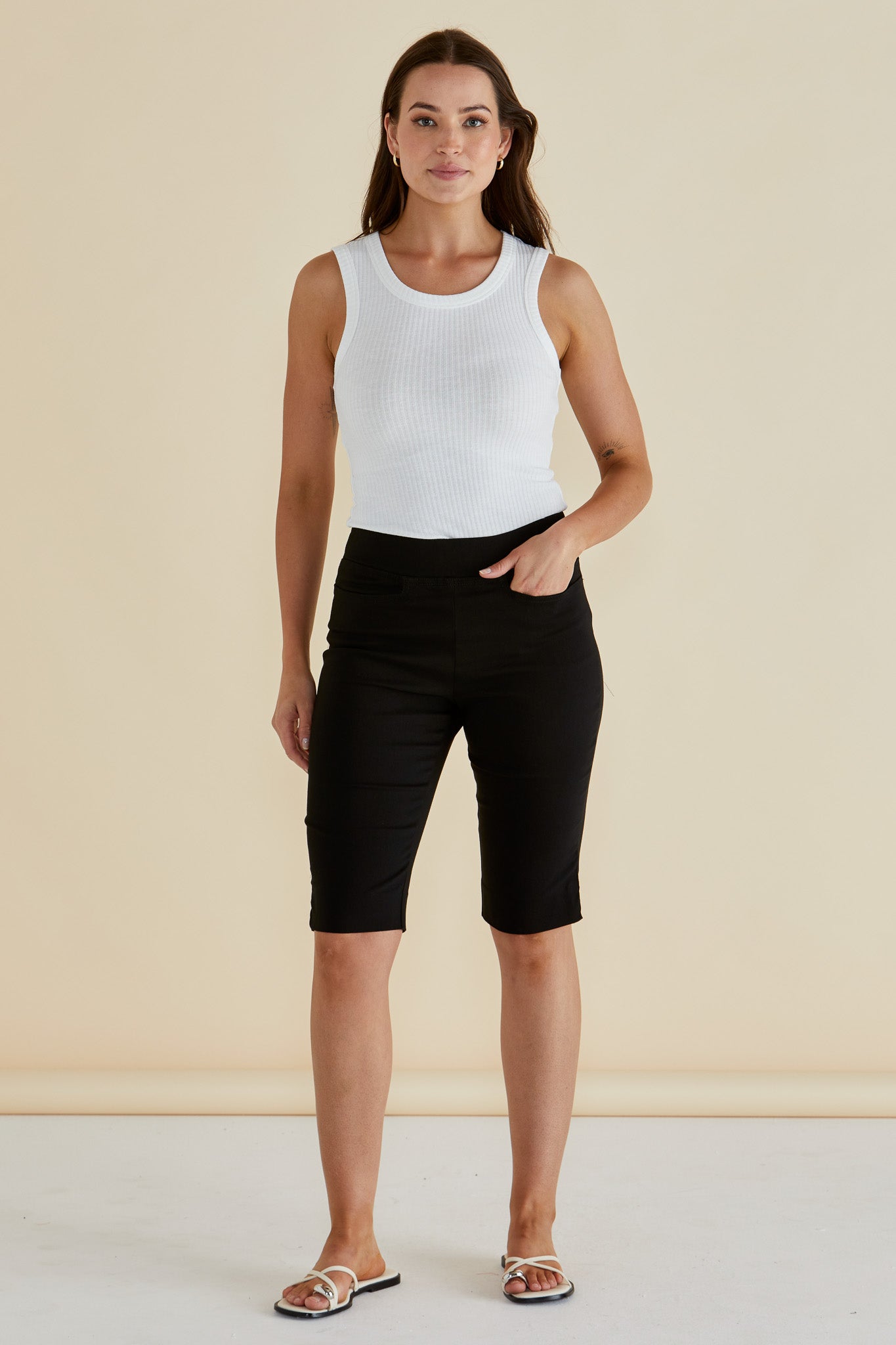 Betty Basics BERMUDA BENGALINE SHORT