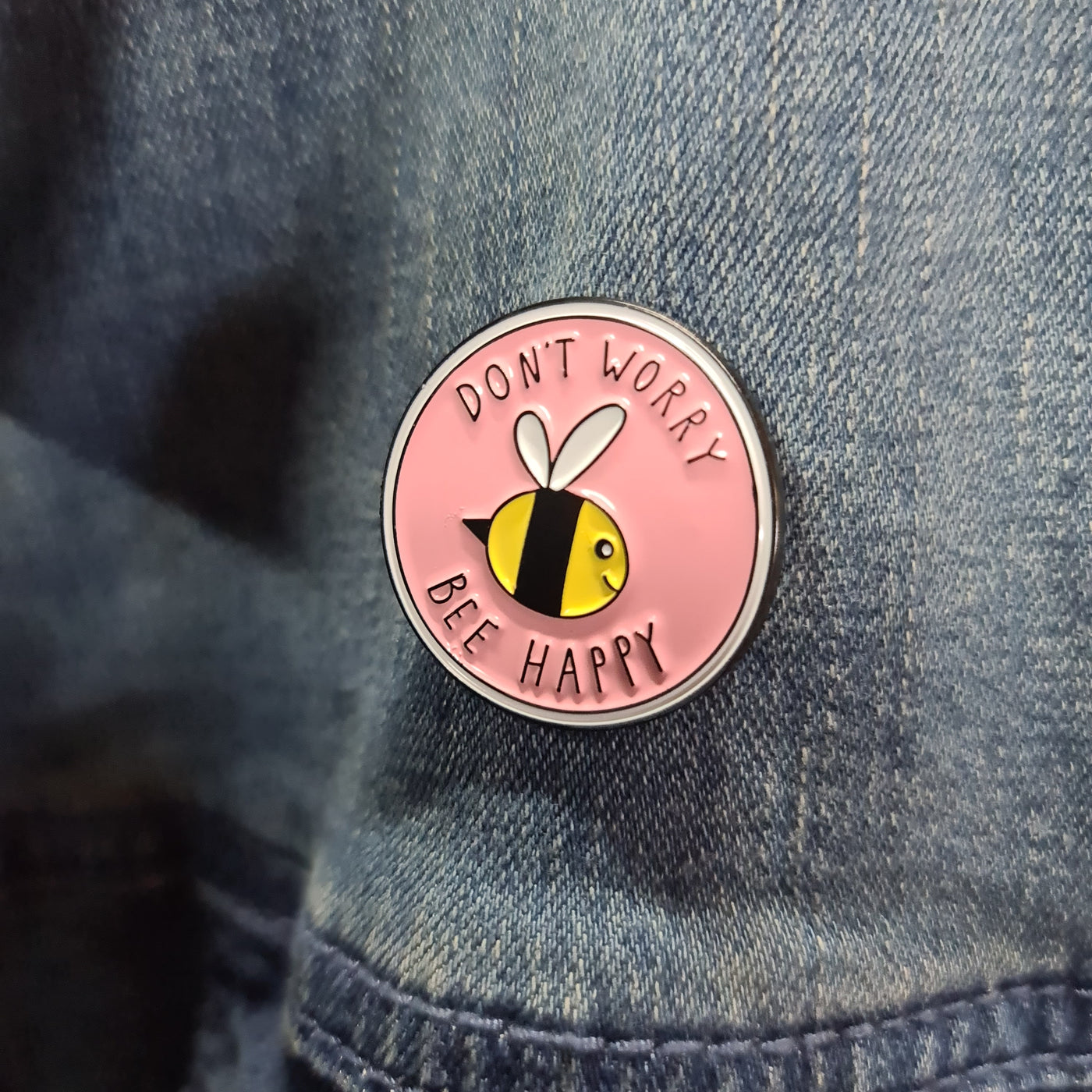 SOME Badge Bee HAPPY