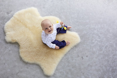 Play Baby Sheepskin