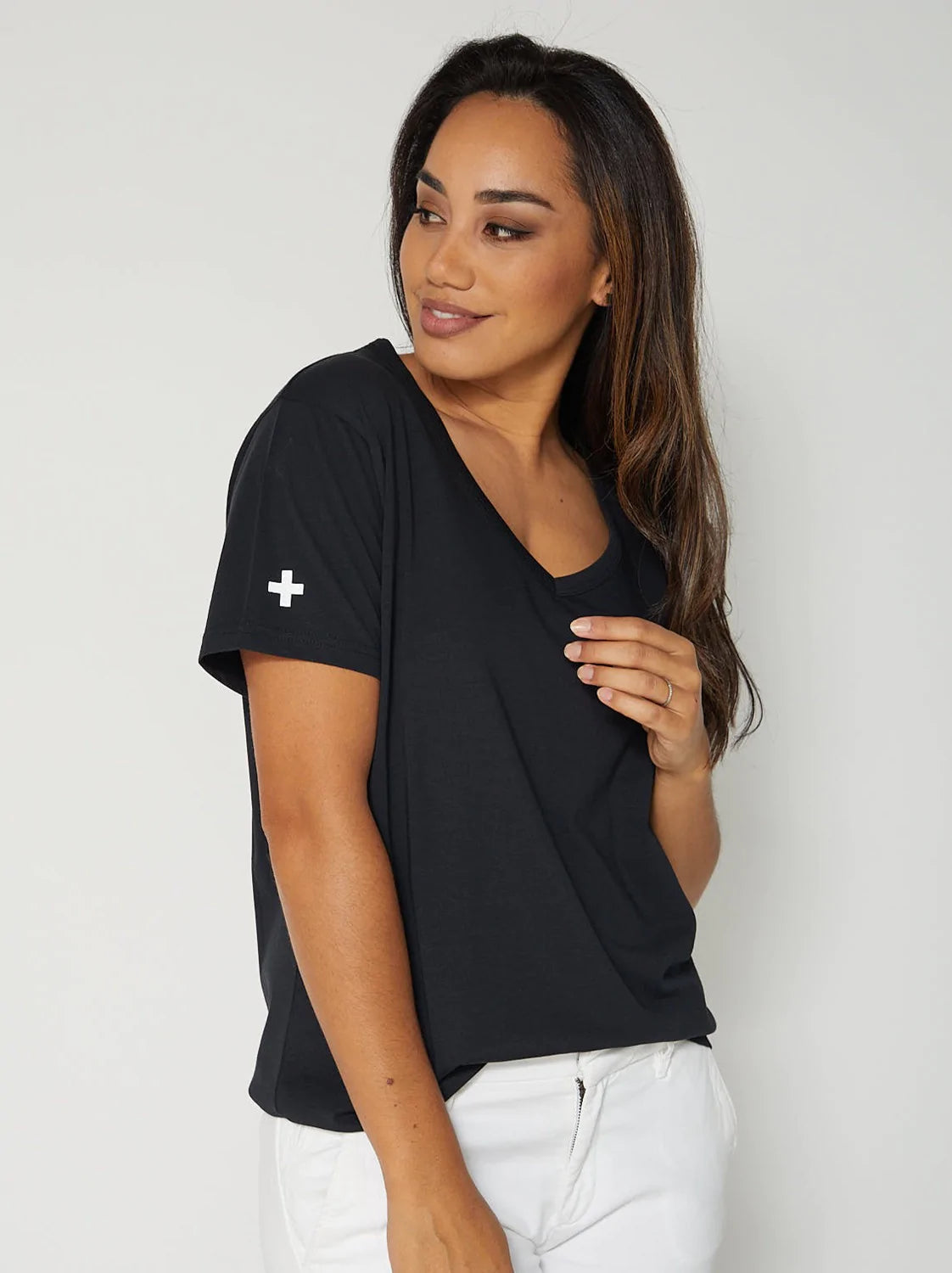 Stella & Gemma  T SHIRT Villa V Neck BLACK
