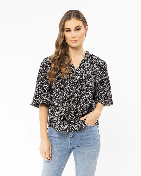 Seeking LOLA  Treasure Top BLACK CRINKLE